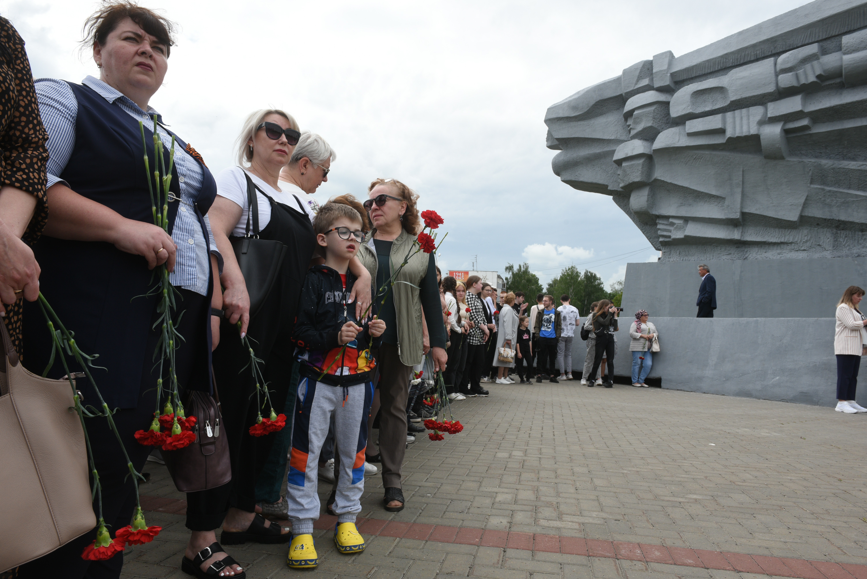 Челнинцы приняли участие в акции «Свеча памяти» | 22.06.2022 | Набережные  Челны - БезФормата