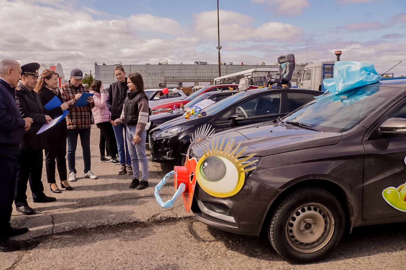 В Челнах состоялись соревнования по автомобильному многоборью среди  работающей молодежи / Набережные Челны